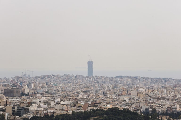 Καιρός: Βροχές, καταιγίδες και σκόνη την Παρασκευή – Πότε καθαρίζει η ατμόσφαιρα και επιστρέφει ο ήλιος – Πώς θα είναι το Σαββατοκύριακο