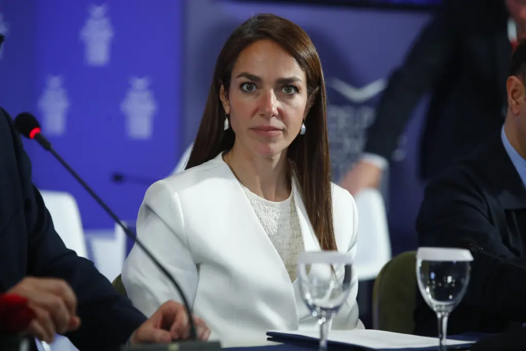 Μιχαηλίδου: «Τα παιδιά δεν “τακτοποιούνται” σε ιδρύματα » – 9/10 αιτήματα για υιοθεσίες