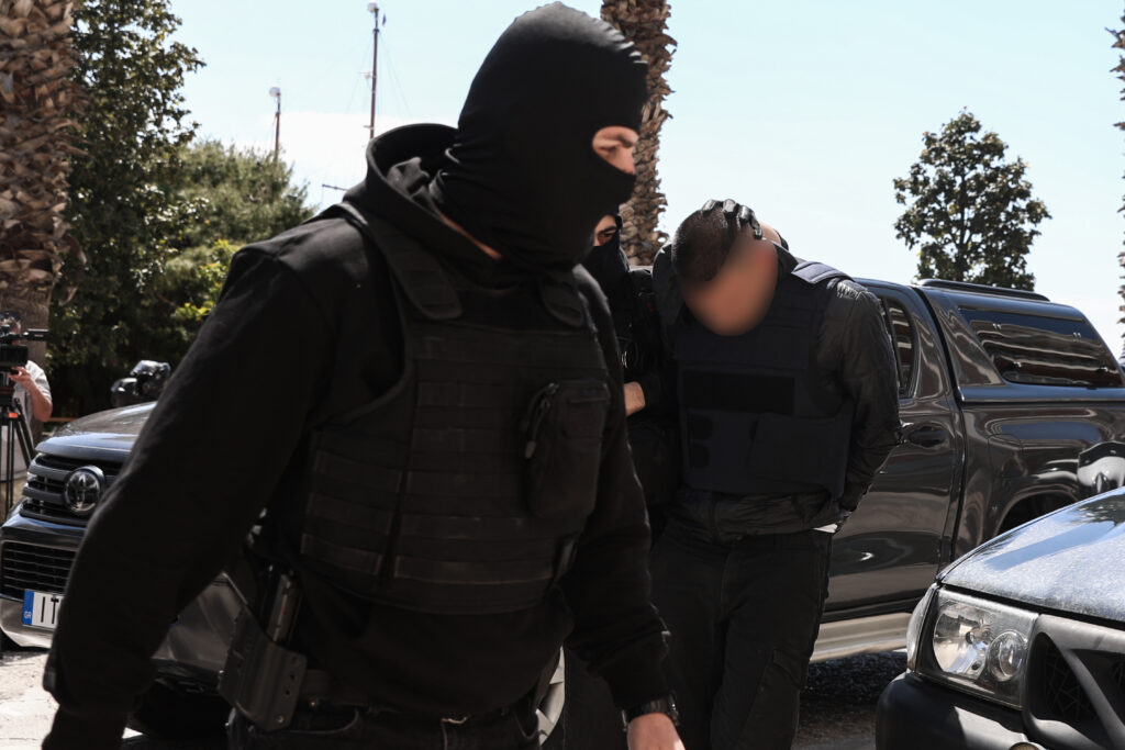Άγιος Δημήτριος: Πώς ομολόγησε στους φίλους του τη δολοφονία ο 20χρονος – Στο «μικροσκόπιο» οι τρεις φίλοι για υπόθαλψη του εγκληματία