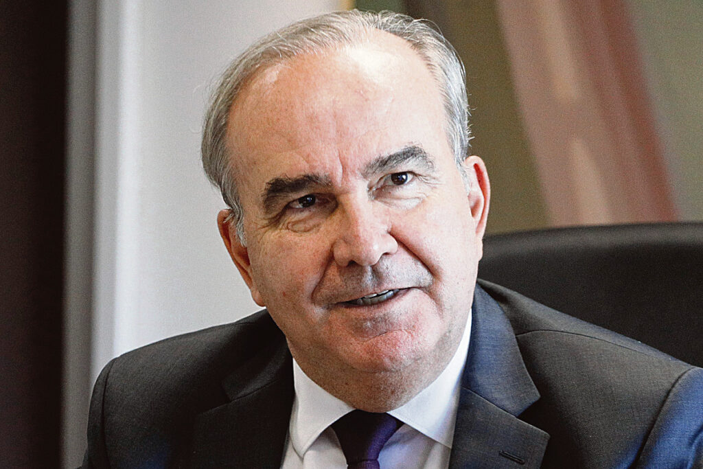Παπαθανάσης στον ΕΤ: Τιμητικό για την Ελλάδα να γίνει success story στο Ταμείο Ανάκαμψης