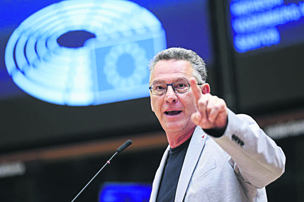 «ΕΠΑΘΕ ΤΡΑΜΠ» ο Αρβανίτης
