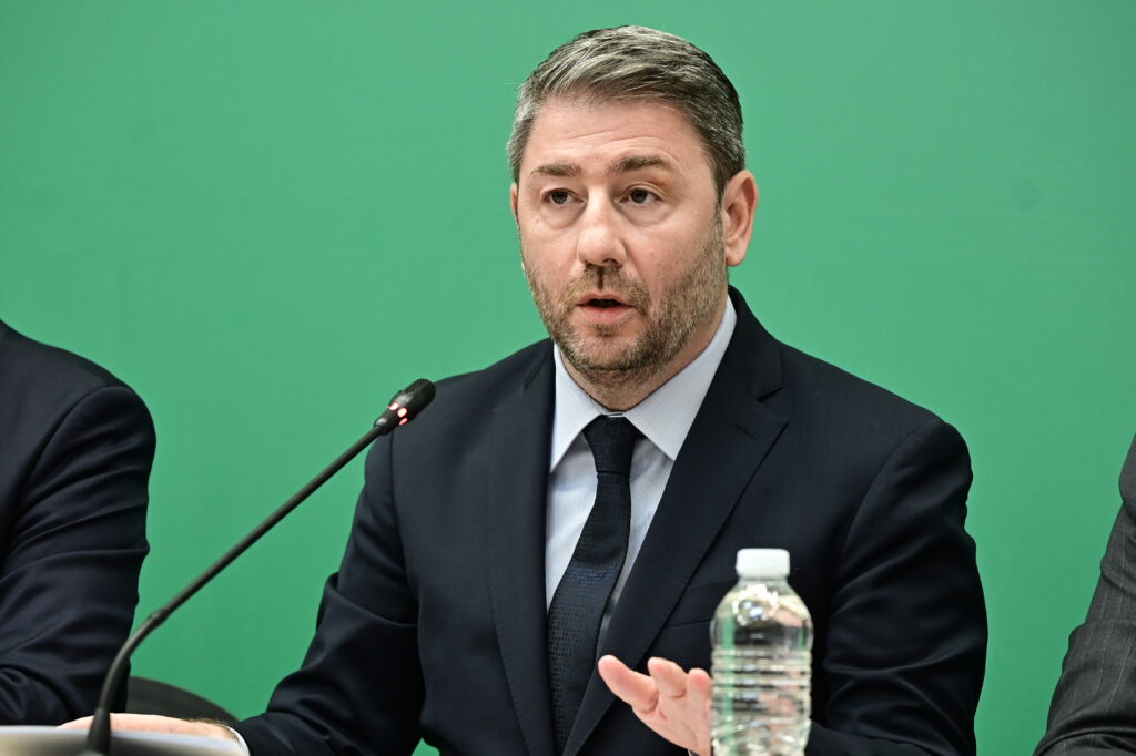 ΠΑΣΟΚ: Κραυγές αντί για προτάσεις