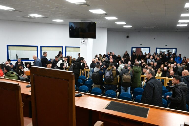 Δίκη Τεμπών: Το Δημόσιο δήλωσε παράσταση προς υποστήριξη της κατηγορίας για 4 κατηγορουμένους