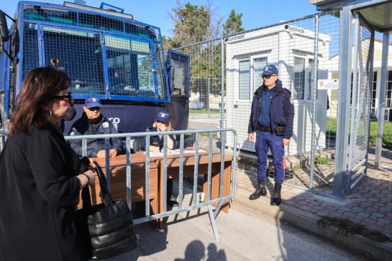 Δίκη για Τέμπη: Με ενστάσεις για την υποστήριξη της κατηγορίας ξεκίνησε η σημερινή συνεδρίαση