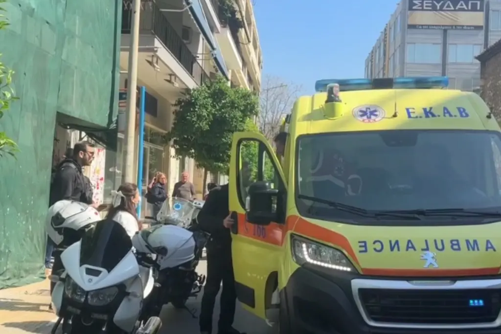 Συναγερμός στον Κεραμεικό: Ηλικιωμένος εισέβαλε με καραμπίνα στον ΕΦΚΑ και άνοιξε πυρ – Τραυματίστηκε υπάλληλος