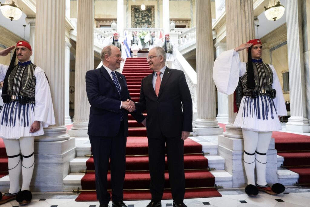 Συνάντηση Τασούλα με τον πρίγκιπα του Μονακό Αλβέρτο Β’: Στο επίκεντρο η διεύρυνση της συνεργασίας και οι διεθνείς εξελίξεις