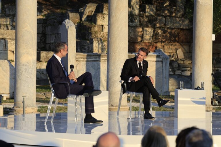 «Ελλάς – Γαλλία – Συμμαχία»: Aπό το Ναυαρίνο μέχρι τον Μακρόν