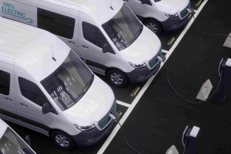 EY:Η ηλεκτροκίνηση των εταιρικών στόλων στην Ευρώπη μπορεί να εξοικονομήσει σχεδόν 250 δισ