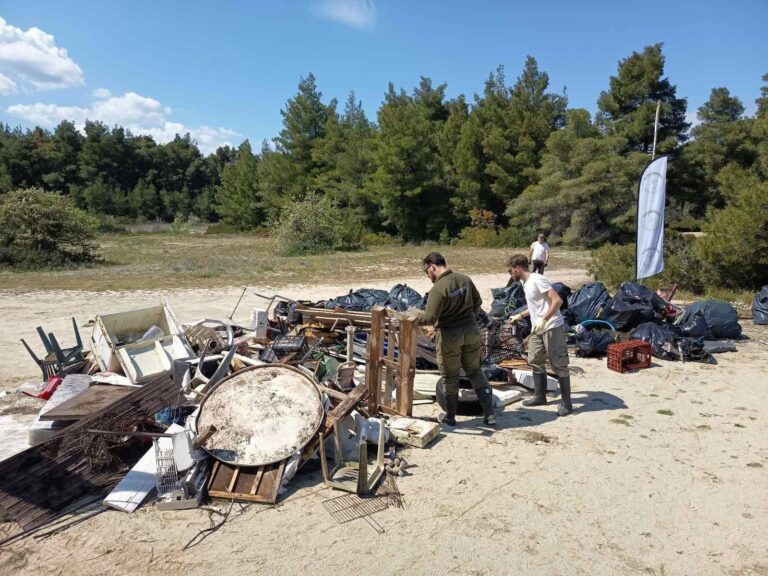 Χαλκιδική: Ο Γλαρόκαβος καθάρισε ξανά [Εικόνες]