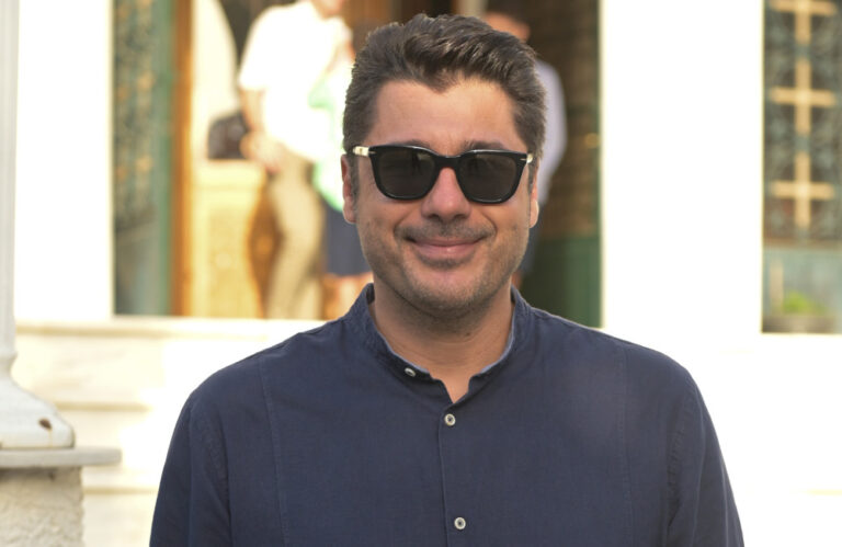 Λάμπρος Κωνσταντάρας: Χαμός με το όνομά του – Η απάντηση στις κάμερες, τα σχόλια στις πρωινές εκπομπές