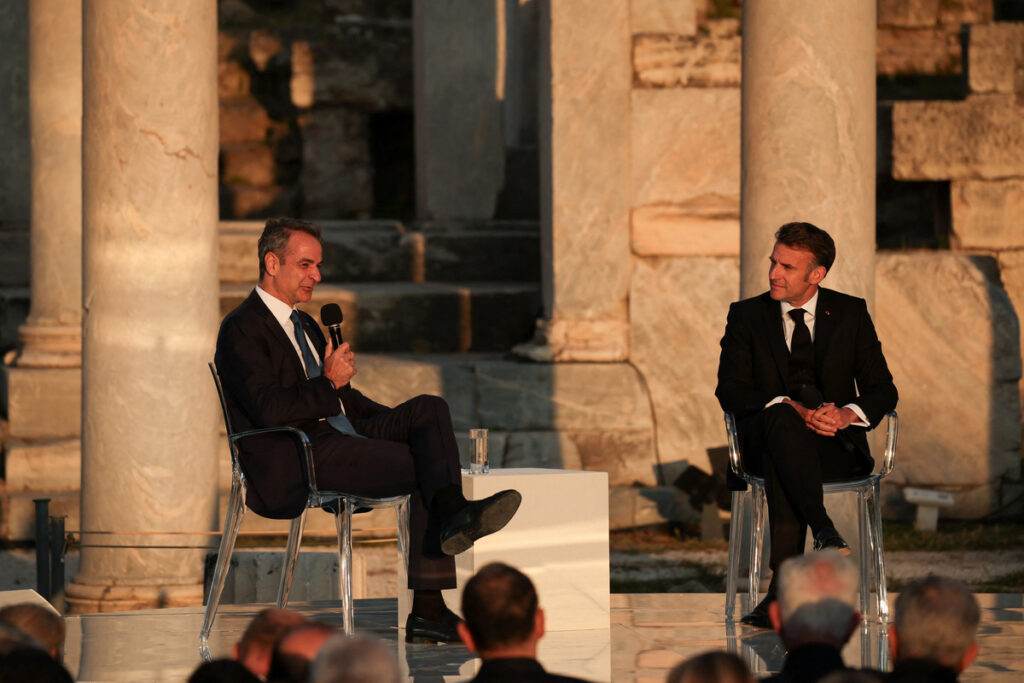 Η συμμαχία Ελλάδας – Γαλλίας «κλειδώνει» στο Μαξίμου: Υπογραφές και εγγυήσεις για την επόμενη πενταετία