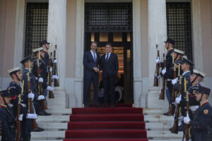 «Αξίωμα το Ελλάς, Γαλλία, Συμμαχία» - «Βασιστείτε πάνω μας»: Ο διάλογος Μητσοτάκη-Μακρόν στο Μέγαρο Μαξίμου