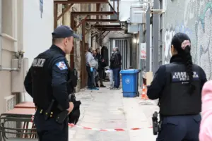 Νεκρή γυναίκα σε ακάλυπτο στο κέντρο της Αθήνας