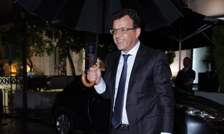 Βασίλης Παπαδρόσος: Επίσημα στον ΑΝΤ1 μετά την αποχώρησή του από τον ΣΚΑΪ