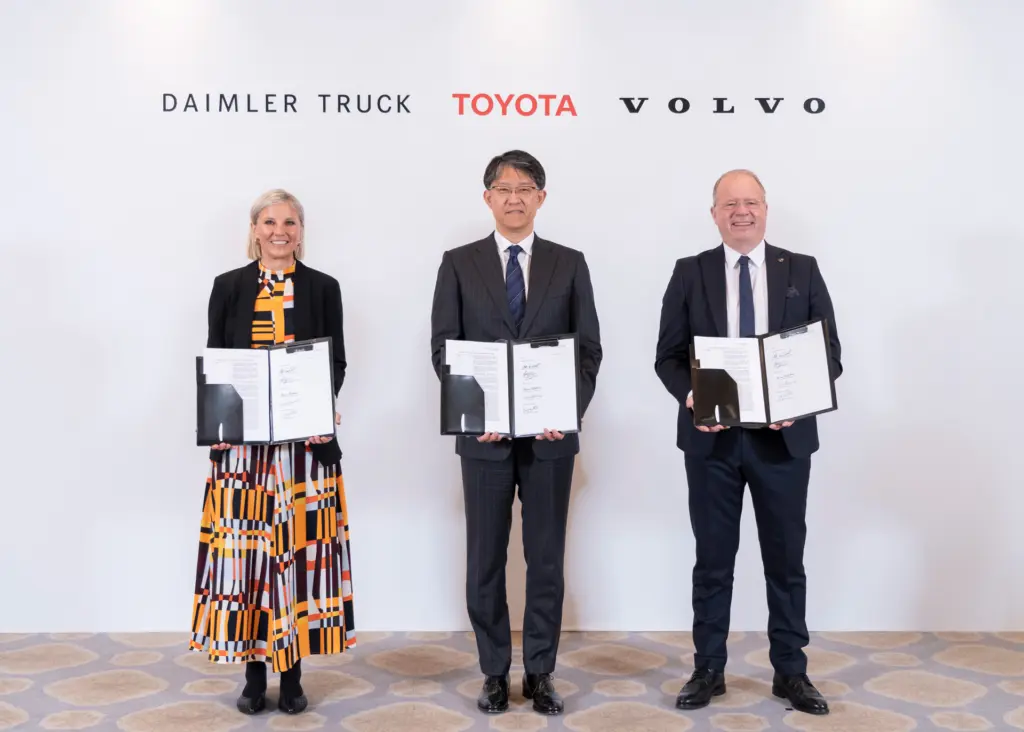 Η Toyota Motor Corporation εντάσσεται στην κοινοπραξία cellcentric για κυψέλες καυσίμου, μαζί με τη