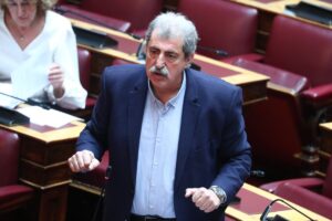 ΣΥΡΙΖΑ: Βγήκαν τα... μαχαίρια για τα «ασημικά»