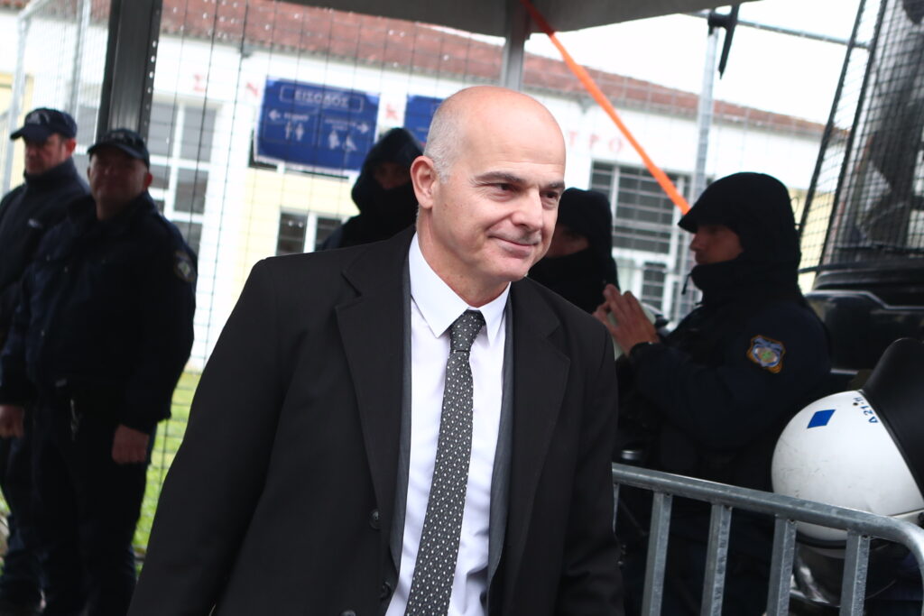 «Πυρά» Ψαρόπουλου και Καπερνάρου σε Κωνσταντοπούλου για τη δίκη των Τεμπών: Δεν μπορεί να προχωρήσει έτσι η υπόθεση