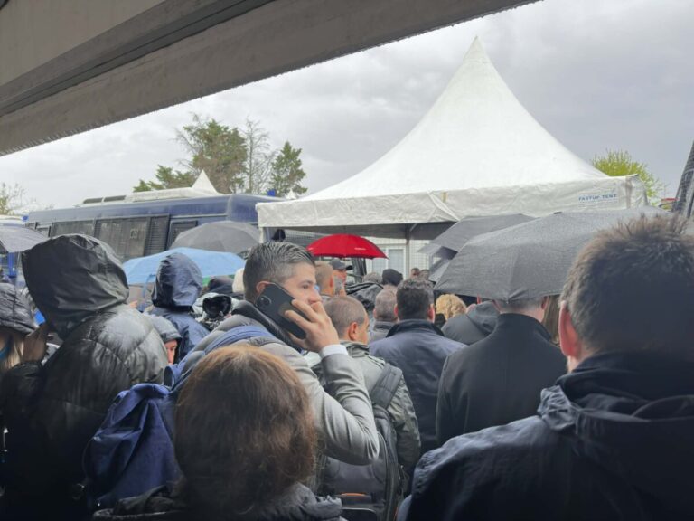 Δίκη για τα Τέμπη: Με αυστηρό αστυνομικό έλεγχο η είσοδος στο «Γαιόπολις»