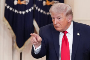 Προειδοποίηση Τραμπ στην Τεχεράνη για συμφωνία «πριν να είναι αργά» - Εκατέρωθεν απειλές ΗΠΑ-Ιράν και διαβουλεύσεις για τα Στενά του Ορμούζ