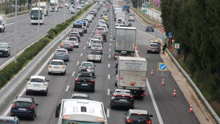 Συνεχίζεται η επιστροφή των εκδρομέων του Πάσχα: Καθυστερήσεις και στον Κηφισό