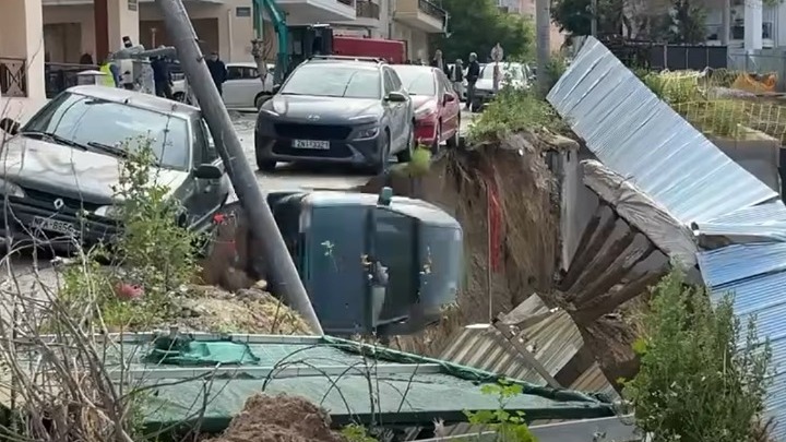 Θεσσαλονίκη: Σύλληψη για την κατάρρευση στην Τούμπα – Χειροπέδες στον υπεύθυνο των έργων οπτικών ινών
