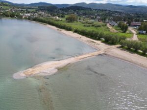 Ωρωπός: Μήνυση για το παράνομο μπάζωμα στη θάλασσα - O Δήμαρχος καταγγέλλει αυθαίρετη επίχωση στη θαλάσσια ζώνη