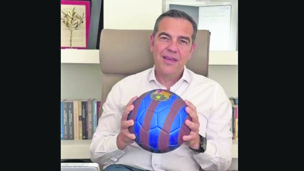 Αλέξης Τσίπρας: Εχασε την μπάλα, πριν σφυρίξει την έναρξη