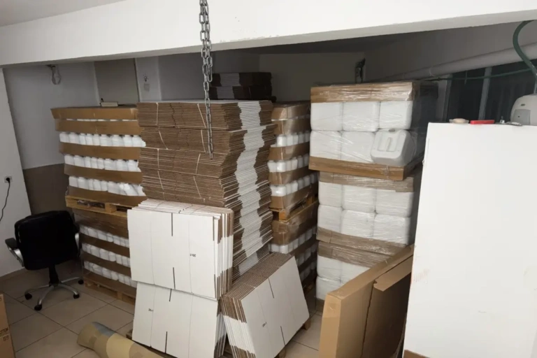 Αστυνομική επιχείρηση σε Θεσσαλονίκη, Ημαθία, Ξάνθη – Κατασχέθηκαν 14 τόνοι λιπασμάτων και βιοδιεγερτών [Εικόνες-Βίντεο]