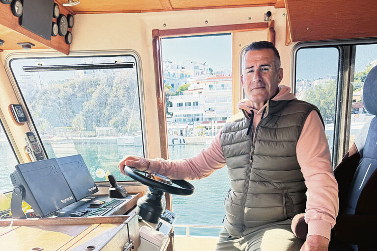 «Οταν κάποιος κινδυνεύει, δεν σκέφτεσαι τα μποφόρ» – Ο καπετάνιος Γιώργος Κυριαζής μιλά στον ΕΤ για τη σωτήρια διακομιδή βρέφους