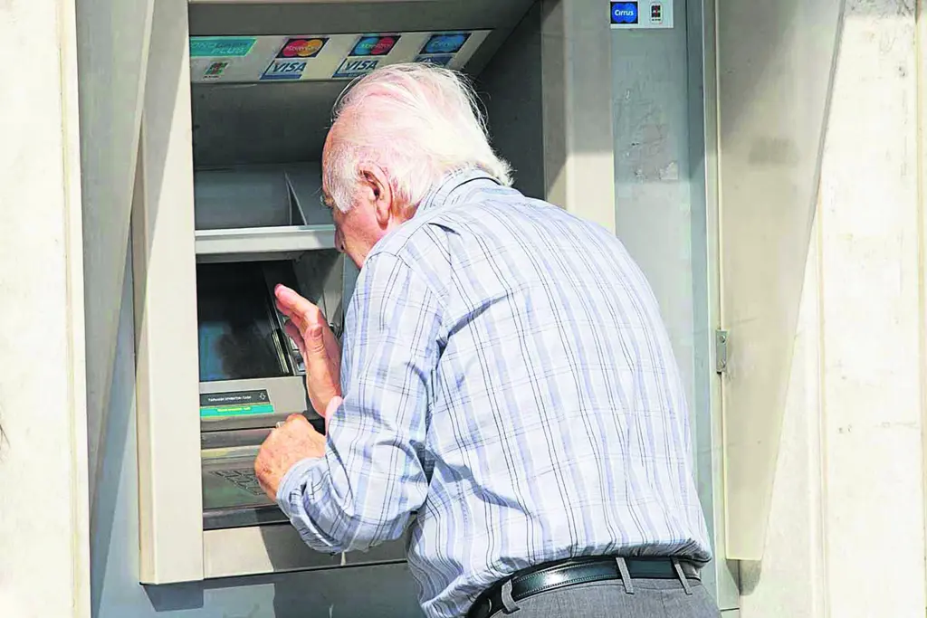 Συντάξεις: «Πιλοτική» δίκη για την Εισφορά Αλληλεγγύης