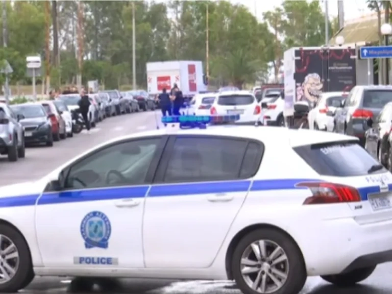 Μικρολίμανο: Ποιος είναι ο 42χρονος που σήκωσε όπλο σε αστυνομικούς – Το βαρύ παρελθόν με την απόδραση και οι χειροβομβίδες