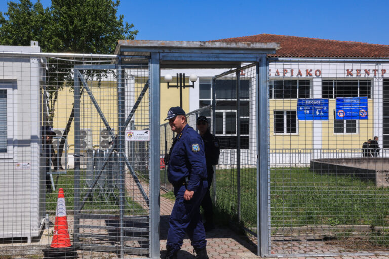 Τέμπη: «Μεταμορφώνεται» η αίθουσα της δίκης – Επέκταση χώρου και νέες θέσεις λίγο πριν τη συνέχεια στη Λάρισα