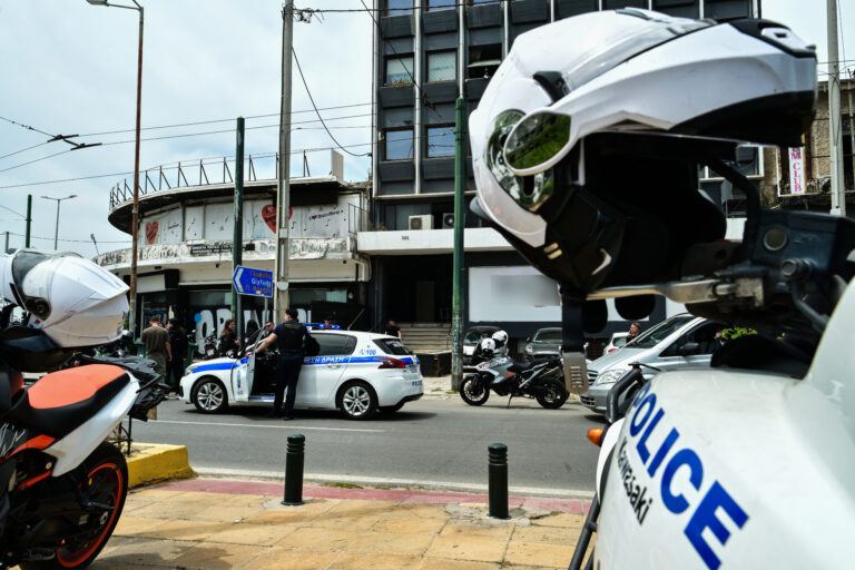 Καλλιθέα: Στον ανακριτή ο 58χρονος για τους πυροβολισμούς με ούζι σε κλαμπ