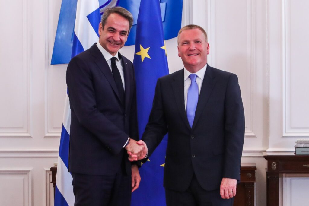 Επίτροπος ΕΕ προς Μητσοτάκη: Η πρόοδος της Ελλάδας στο Κράτος Δικαίου ενισχύει την οικονομία και τις επενδύσεις