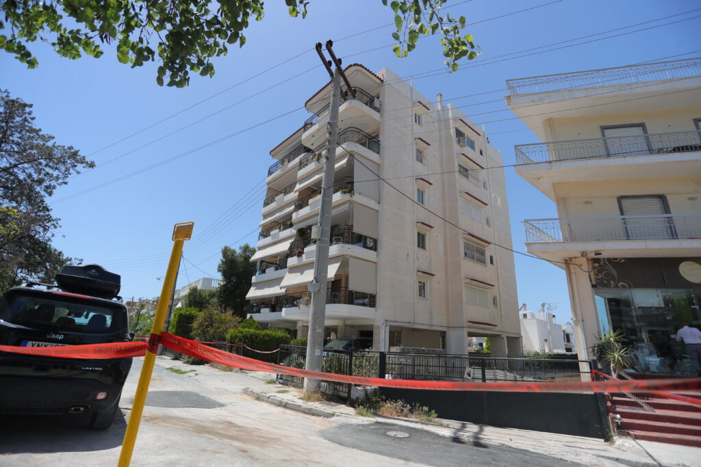 Ηλιούπολη: Σε σοκ το πανελλήνιο για τη βουτιά των δυο 17χρονων στο κενό – Τριήμερο πένθος στο