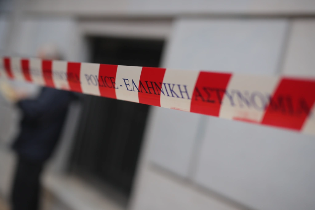 Μικρολίμανο: Πυροβολισμοί σε έλεγχο της ΕΛ.ΑΣ. – Ποιος είναι ο άνδρας που τραυματίστηκε