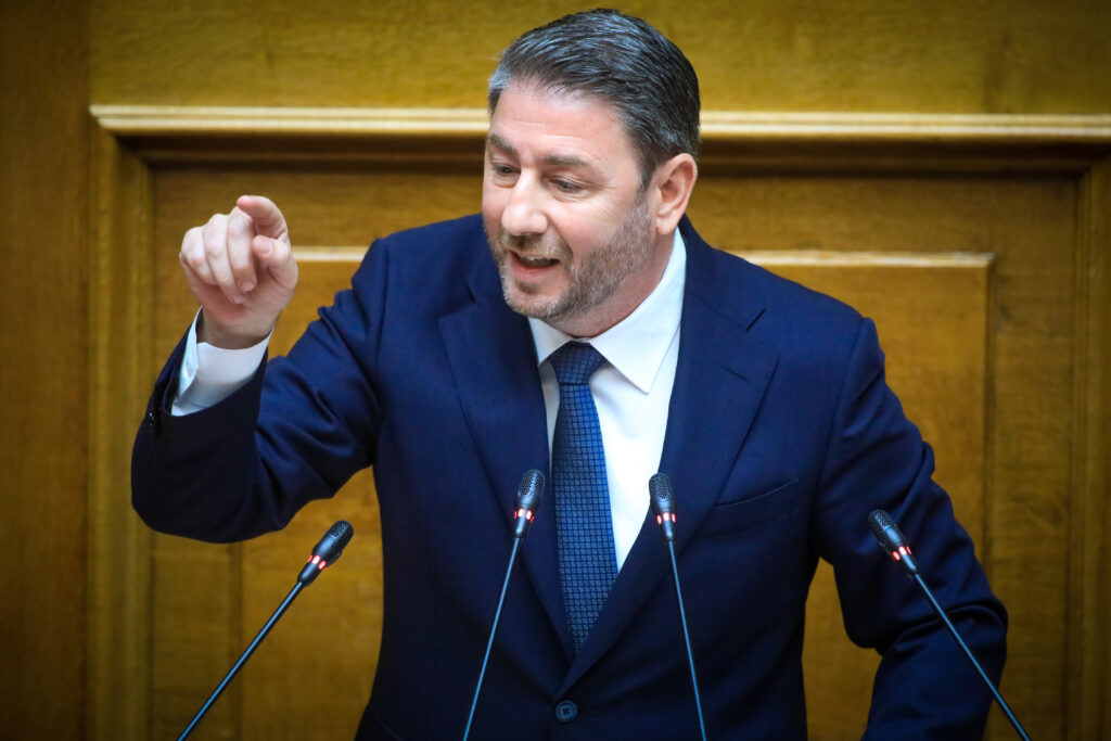 Υποκλοπές: Αποχώρησε το ΠΑΣΟΚ από τη Βουλή – «Κοινοβουλευτικό πραξικόπημα» και σφοδρή επίθεση Ανδρου