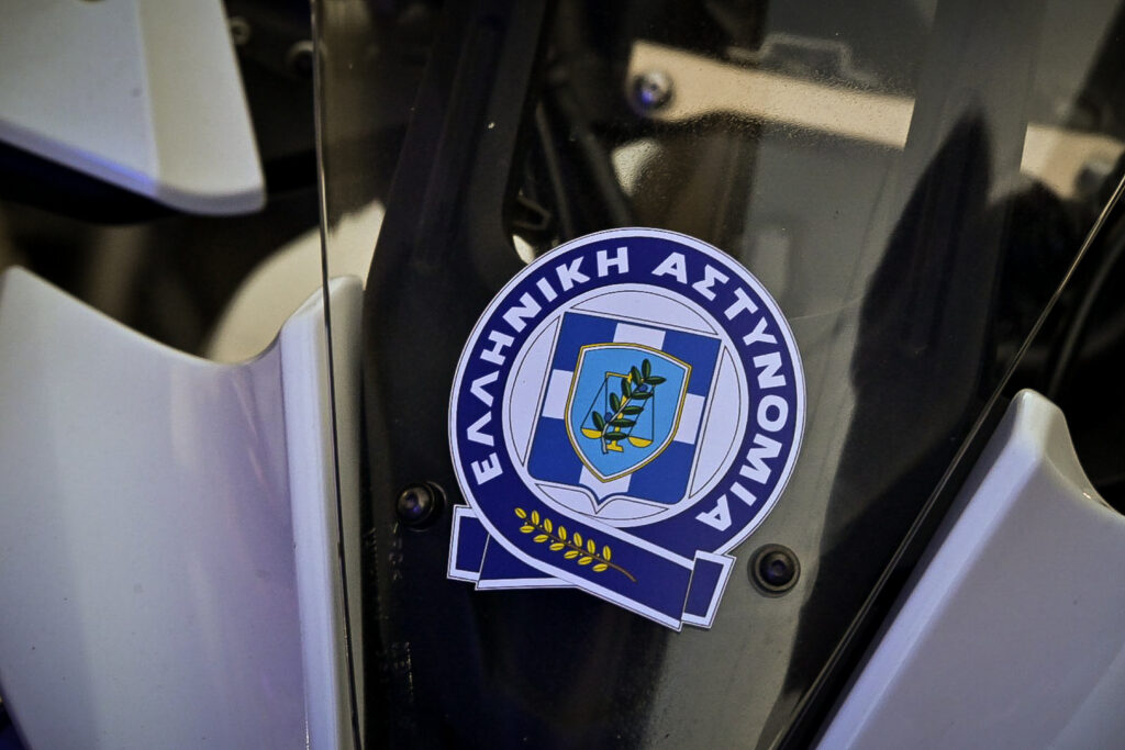 «Φαρ Ουέστ» στα Πατήσια: Πυροβολισμοί και καταδίωξη στον Κηφισό – Γνώριμοι των Αρχών οι τρεις συλλυφθέντες – Σε εξέλιξη έρευνες για τον τέταρτο