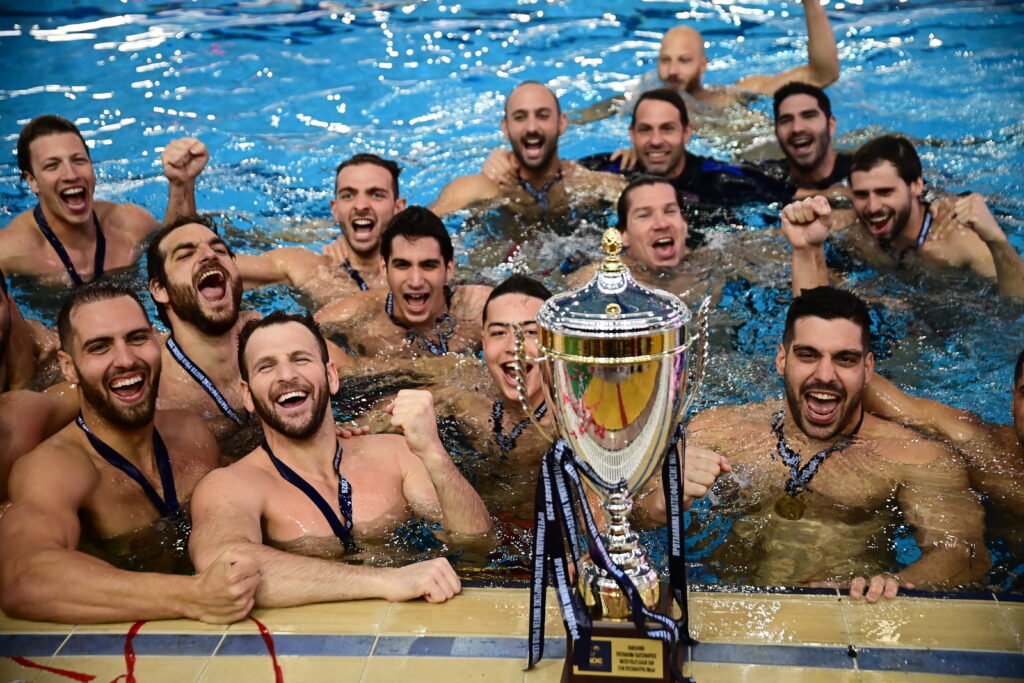 Ολυμπιακός – Παναθηναϊκός 17-12: Οι «ερυθρόλευκοι» σήκωσαν τον 40ό τίτλο στο πόλο ανδρών