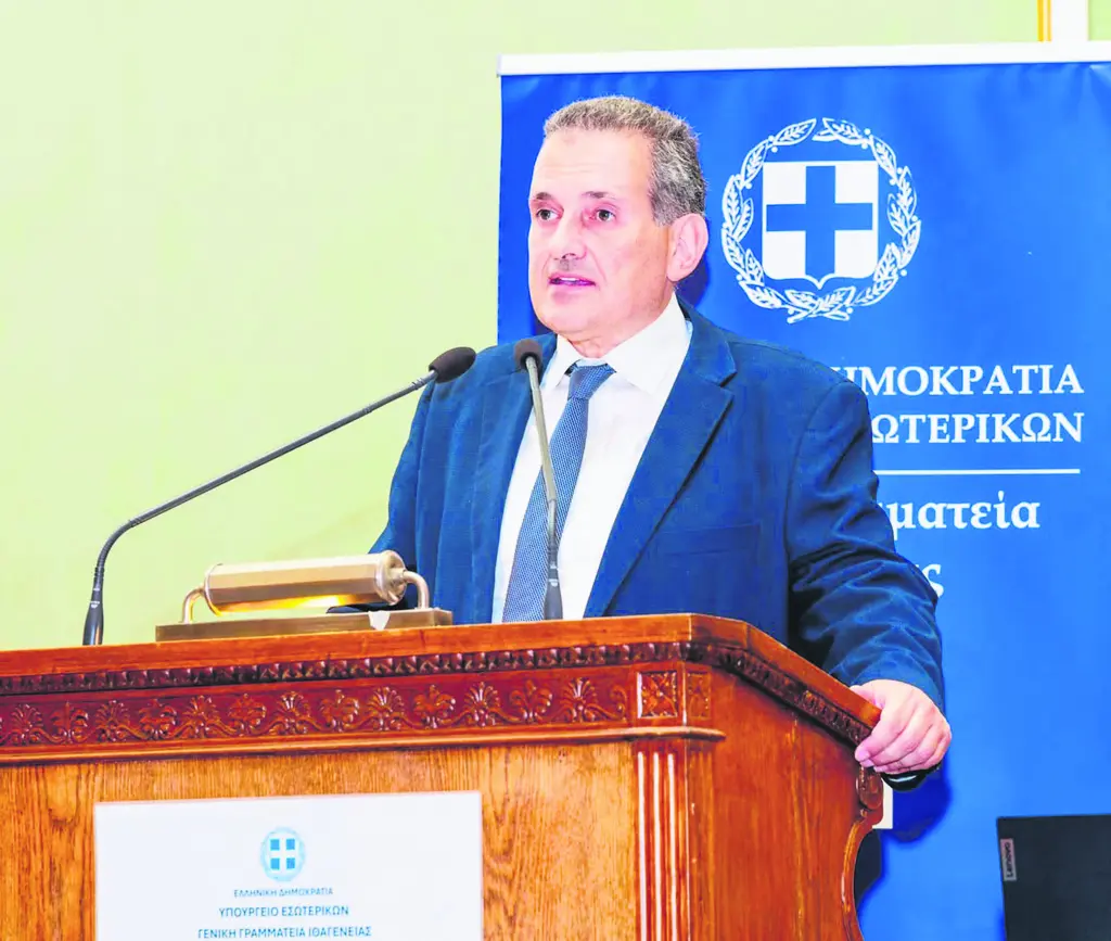 Δημήτρης Κάρναβος στον ΕΤ: «Νέος κώδικας ιθαγένειας μετά από 22 χρόνια»