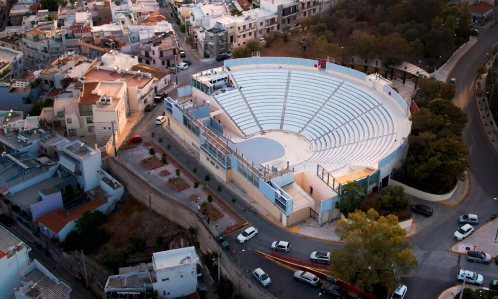 Το Βεάκειο Θέατρο επιστρέφει δυναμικά και ανακοινώνει το νέο του εντυπωσιακό πρόγραμμα!