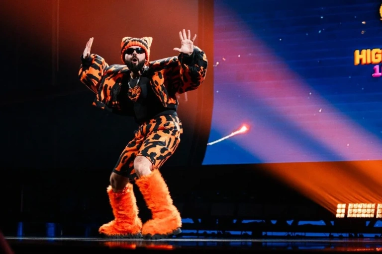 Eurovision 2026: Ο Akylas ρίχνει κάτω από τη σκηνή τη Φινλανδή – Το AI βίντεο που έγινε viral