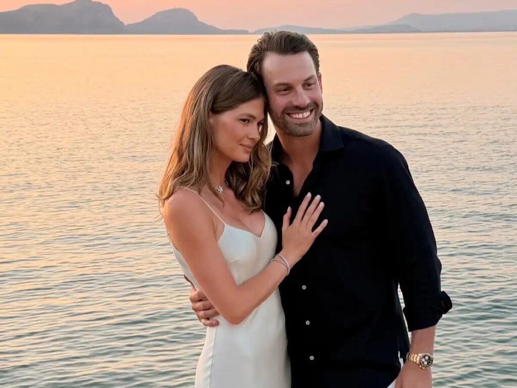 Αμαλία Κωστοπούλου – Τζακ Μέντγουελ: Παντρεύτηκαν στη Μεσσηνία [Εικόνες, Βίντεο]