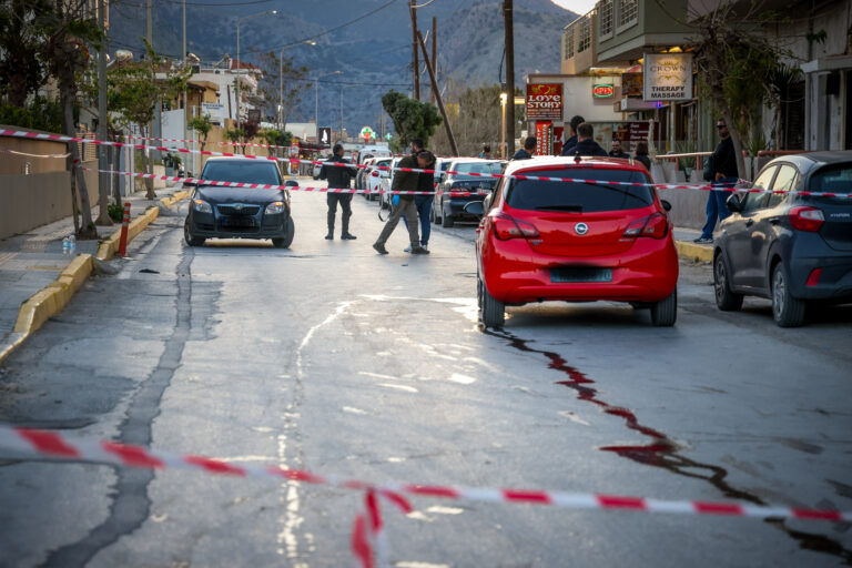 Ηράκλειο: Φόβοι για βεντέτα μετά τη δολοφονία του 21χρονου – Τη Δευτέρα απολογούνται ο 54χρονος και η σύζυγός του