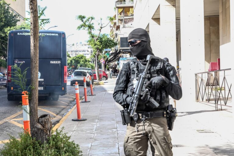 Κάτω Τιθορέα: Ποινική δίωξη για πέντε κακουργήματα στους κατηγορούμενους – Πώς εξαρθρώθηκε «η συμμορία των 8»