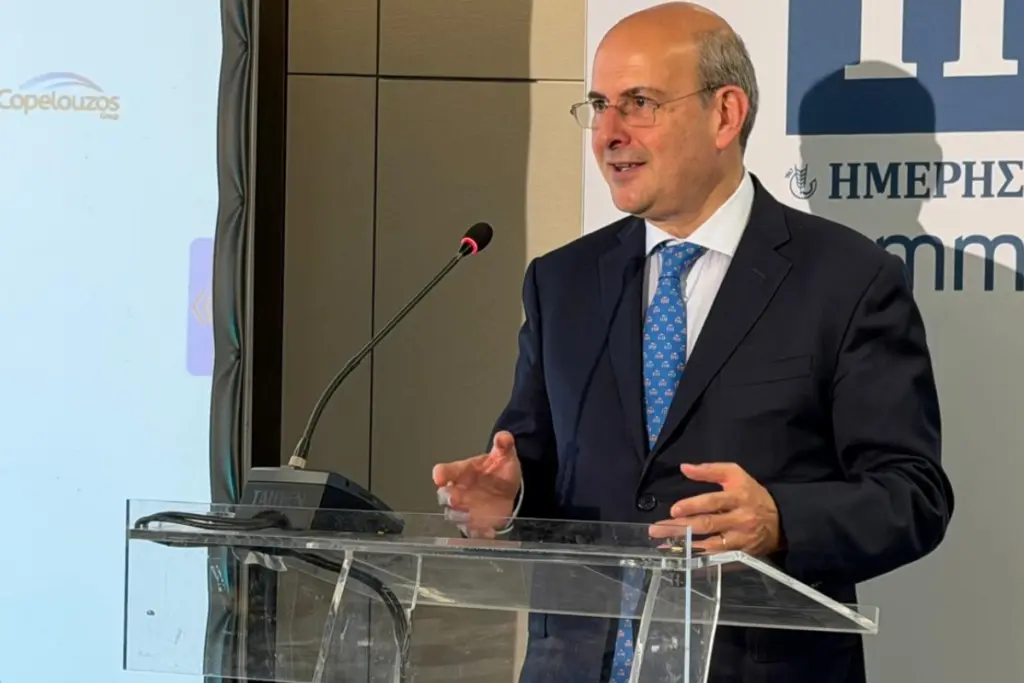 Χατζηδάκης: Νέα γενιά μεταρρυθμίσεων σε πέντε άξονες – Κίνητρα για βελτίωση της παραγωγικότητα