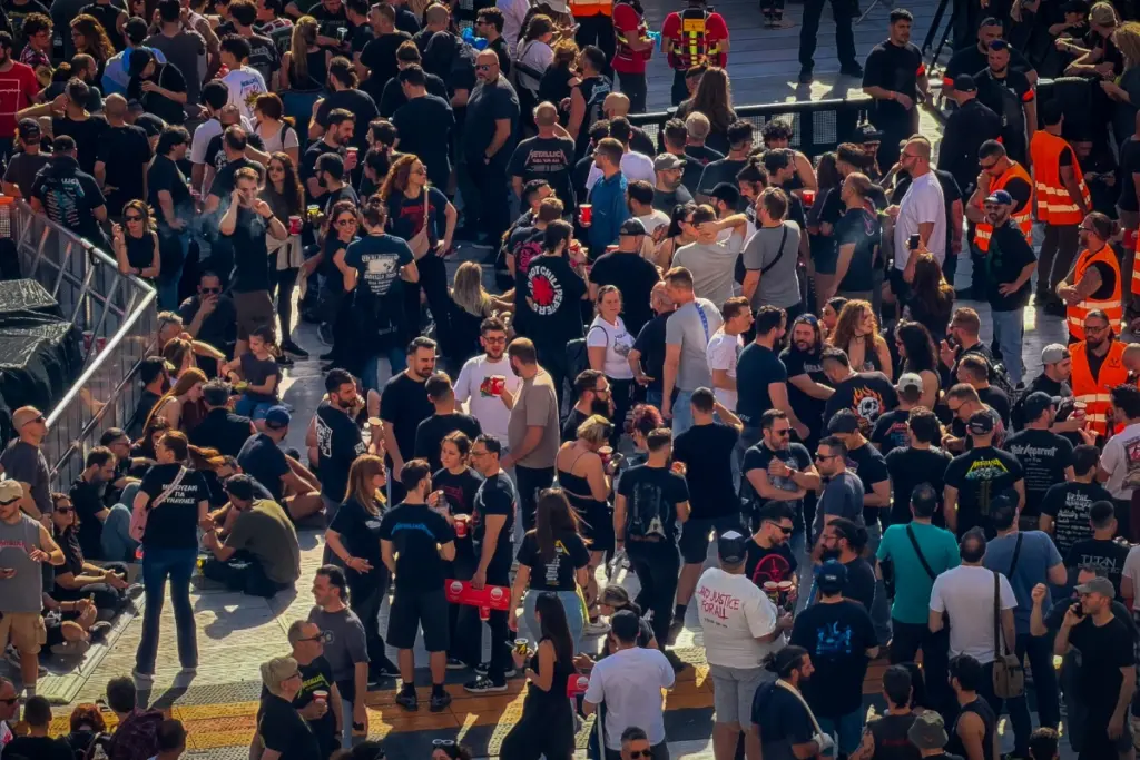 Συναυλία Metallica στο ΟΑΚΑ: Ξεκίνησαν τα πρώτα συγκροτήματα [Βίντεο]