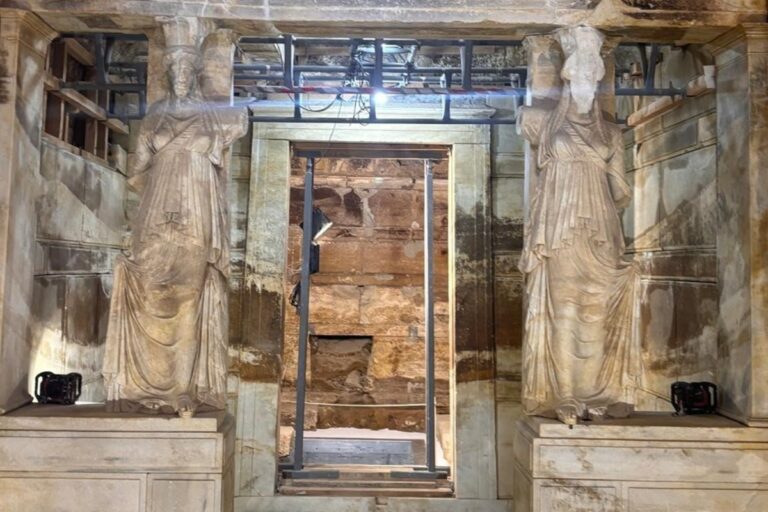 Τύμβος Καστά: Αποκαλύπτεται το μεγαλειώδες μακεδονικό μνημείο – Πότε θα είναι επισκέψιμος – Εικόνες που προκαλούν δέος