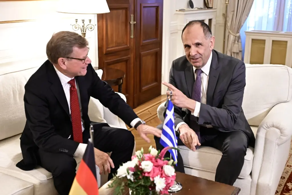 Νέα στρατηγική συνεργασία Ελλάδας-Γερμανίας: Τι συμφώνησαν Γεραπετρίτης και Βάντεφουλ