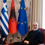 Δένδιας από Τίρανα: Άμεση σύγκληση της Επιτροπής για τα Στρατιωτικά Κοιμητήρια
